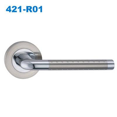 lever door handle/ door handle with lock/Klamki na krotkim szyldzie/door levers/замки 421-R04